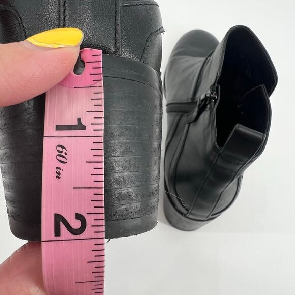 Cole Haan short black ankle leather booties gold buckle etta block heel size 9 - Picture 9 of 11